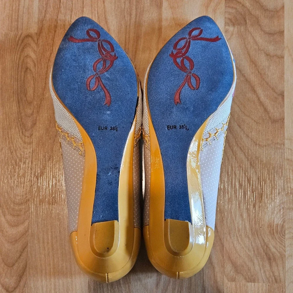 Poetic Licence London Kitten Wedge Heels Size 38.5 Floral Embroidered Retro Mod
